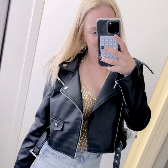 Meet your Posher, Emily - Picture 1 of 1